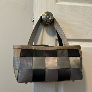 Harveys Seatbelt satchel